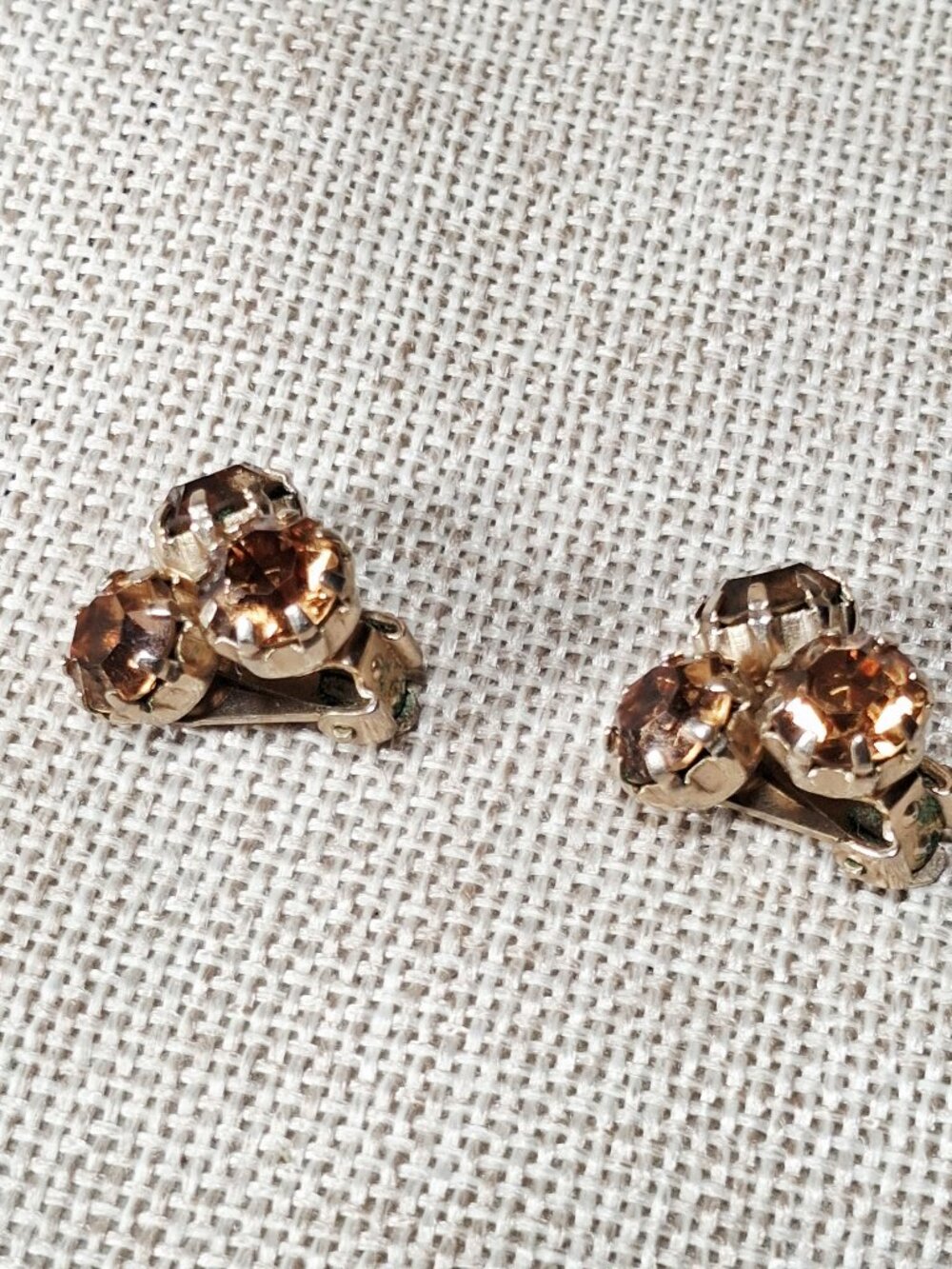 50s Vintage Clip Earrings with Three Root Beer Rhinestones by Weiss